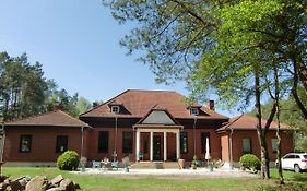 Künstler-Villa Ambrosian, 1500 m zum Strand